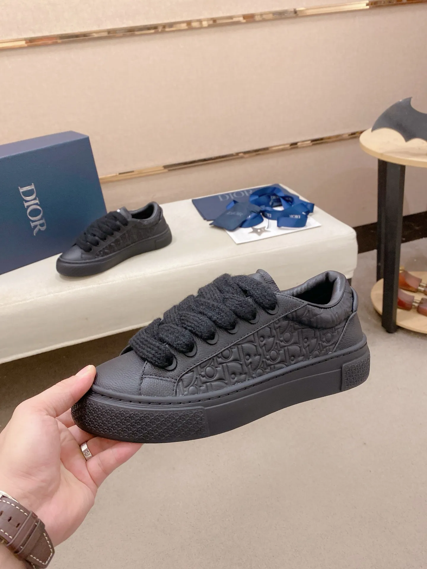 Factory price: 300 Men's shoes 💰[Dior·Dior] Top 🔍Couple style 💏🔍New casual sports style couple shoes, new four-season design, perfect workmanship, lace-up lazy style to create cabinet quality, upper: imported first-layer cowhide, sheepskin lining is soft and comfortable, ultra-light TPU wear-resistant outsole, simple, versatile fashion men's shoes, excellent color code number 35--44